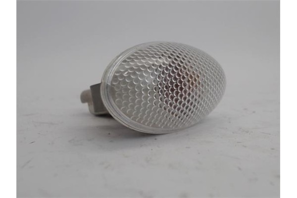 Recambio de piloto intermitente lat. delantero izquierdo para citroen c3 1.4 hdi referencia OEM IAM WY5W3311  