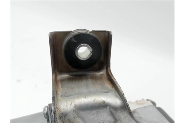 Recambio de motor limpiaparabrisas trasero para land rover range rover sport 2.7 v6 td s referencia OEM IAM   