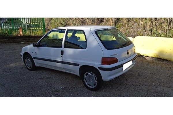 peugeot 106 (s2) del año 2000