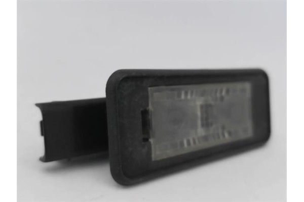 Recambio de piloto matricula para citroen c5 berlina 2.0 audace referencia OEM IAM 9682403680  