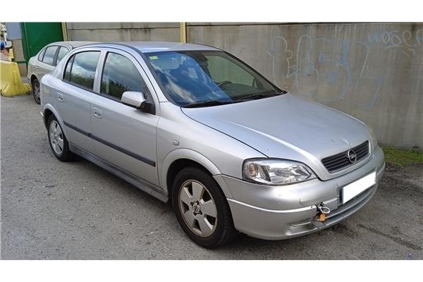 opel astra g berlina del año 2002