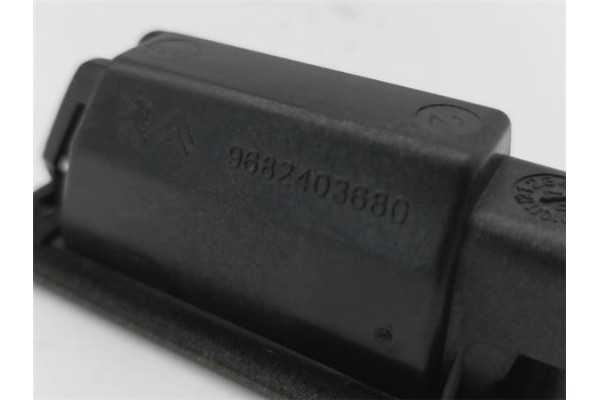 Recambio de piloto matricula para citroen c5 berlina 2.0 audace referencia OEM IAM 9682403680  