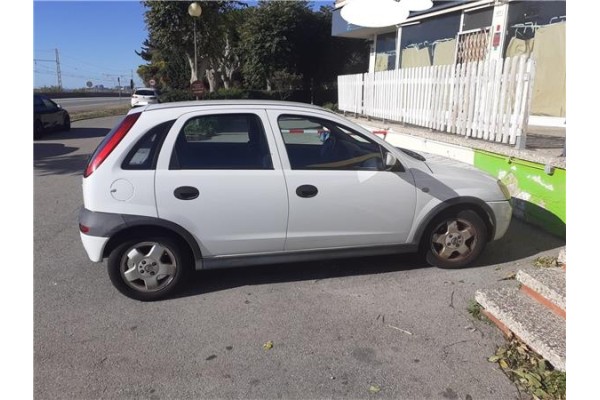 opel corsa c del año 2001