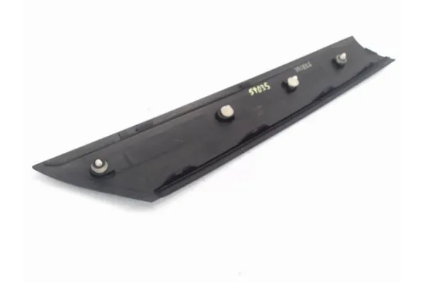 Recambio de moldura parabrisas derecha para mini mini (r56) 1.6 cooper referencia OEM IAM 51137146098 P1022204 