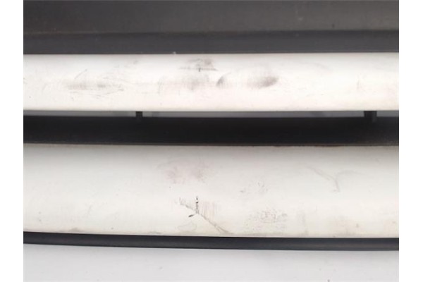 Recambio de rejilla capo para volkswagen golf iv berlina (1j1) referencia OEM IAM 1J0853651F 1J0853655D 