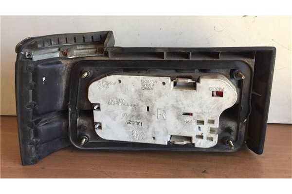 Recambio de piloto trasero derecho para mazda 626 berl./coupe/familiar (gd/gv) 2.0 glx coupe (gd) referencia OEM IAM 0431336R  