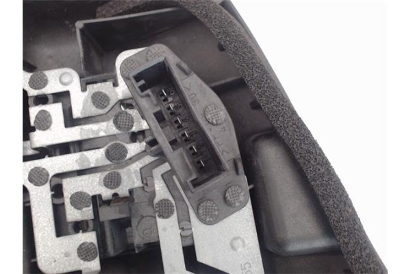 Recambio de piloto trasero izquierdo para bmw serie 3 berlina (e46) referencia OEM IAM 63218364921 230211 