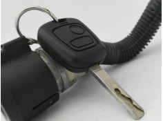 Recambio de llave para toyota aygo (kgb/wnb) 1.0 básico referencia OEM IAM 690570H012  