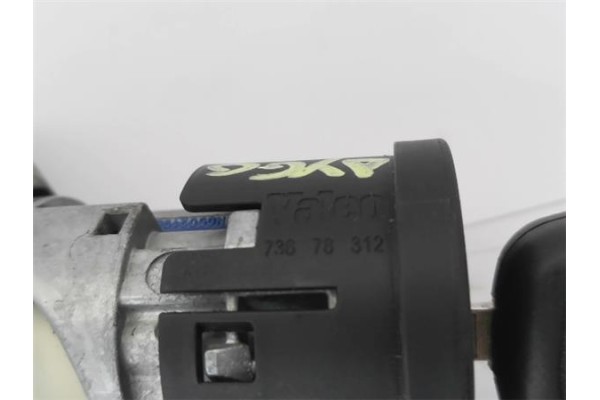 Recambio de llave para toyota aygo (kgb/wnb) 1.0 básico referencia OEM IAM 690570H012  
