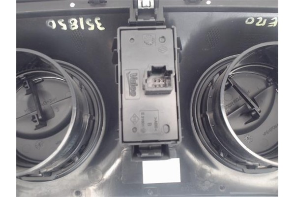 Recambio de embellecedor consola central para dacia sandero i 1.2 16v referencia OEM IAM 682608729r  