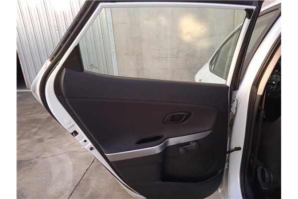 Recambio de puerta trasero izquierda para kia ceed (jd) 1.4 concept referencia OEM IAM 77003A2000  