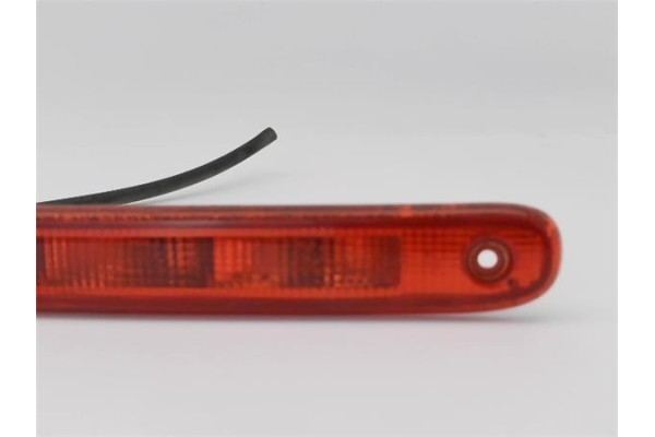 Recambio de luz central de freno para toyota aygo (kgb/wnb) 1.0 básico referencia OEM IAM 815700H010  