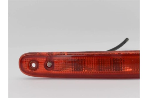 Recambio de luz central de freno para toyota aygo (kgb/wnb) 1.0 básico referencia OEM IAM 815700H010  