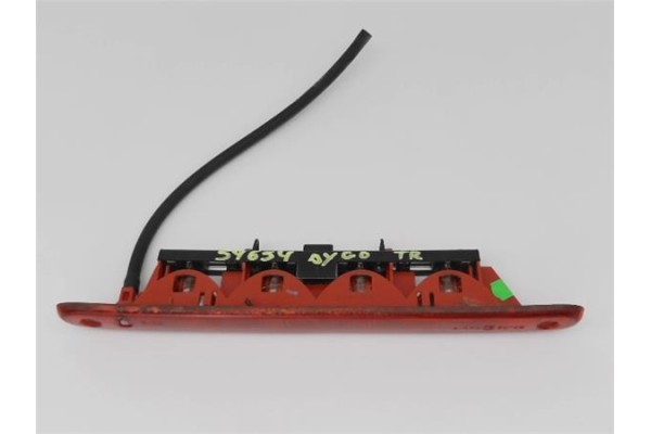 Recambio de luz central de freno para toyota aygo (kgb/wnb) 1.0 básico referencia OEM IAM 815700H010  