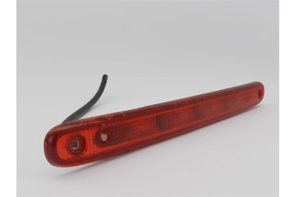 Recambio de luz central de freno para toyota aygo (kgb/wnb) 1.0 básico referencia OEM IAM 815700H010  