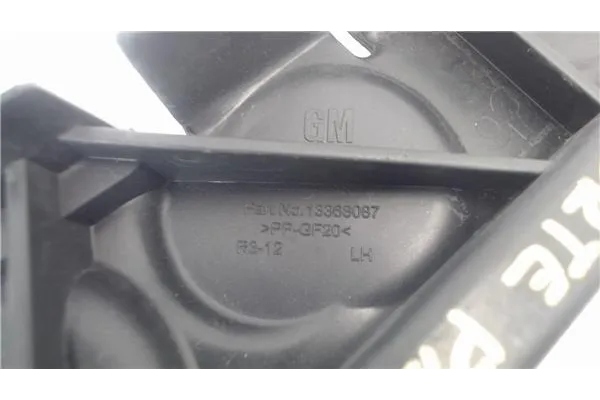 Recambio de soporte izquierdo paragolpes trasero para opel astra j berlina 5p 1.6 excellence referencia OEM IAM 13369087 1160032