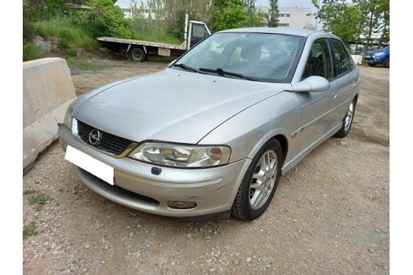 OPEL VECTRA B BERLINA