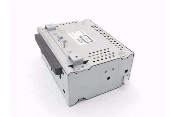 Recambio de autoradio para ford fiesta vi 1.6 tdci referencia OEM IAM E1110R035513 AA6T18C815RB 