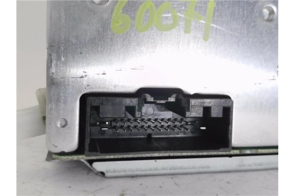 Recambio de autoradio para ford fiesta vi 1.6 tdci referencia OEM IAM E1110R035513 AA6T18C815RB 