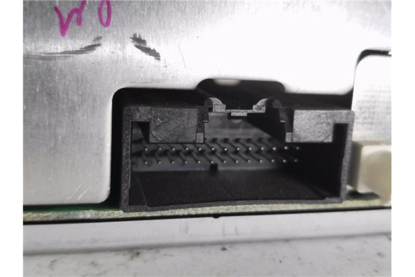 Recambio de autoradio para ford fiesta vi 1.6 tdci referencia OEM IAM E1110R035513 AA6T18C815RB 