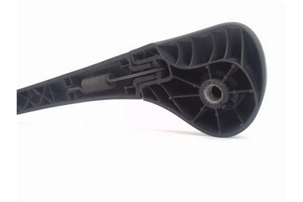 Recambio de brazo limpiaparabrisas trasero para renault megane ii ranchera familiar (km0/1_) 1.9 dci referencia OEM IAM 77010568
