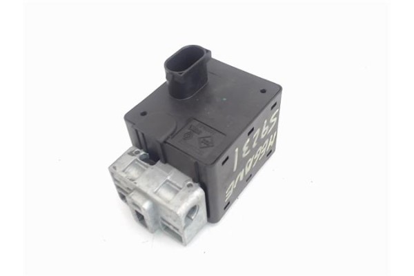 Recambio de modulo electronico para renault megane ii ranchera familiar (km0/1_) 1.9 dci referencia OEM IAM 8200033233  