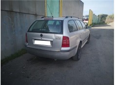 skoda octavia berlina (1u2) del año 2002