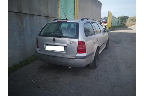 skoda octavia berlina (1u2) del año 2002