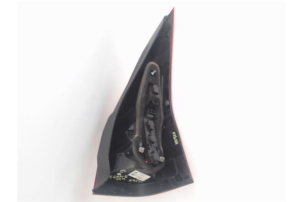 Recambio de piloto trasero izquierdo para renault megane ii ranchera familiar (km0/1_) 1.9 dci referencia OEM IAM 8200142684  82