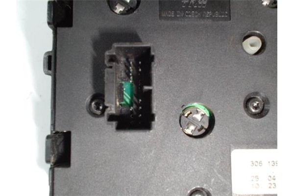 Recambio de mando de luces para volvo v40 familiar 1.9 td referencia OEM IAM 30613945  