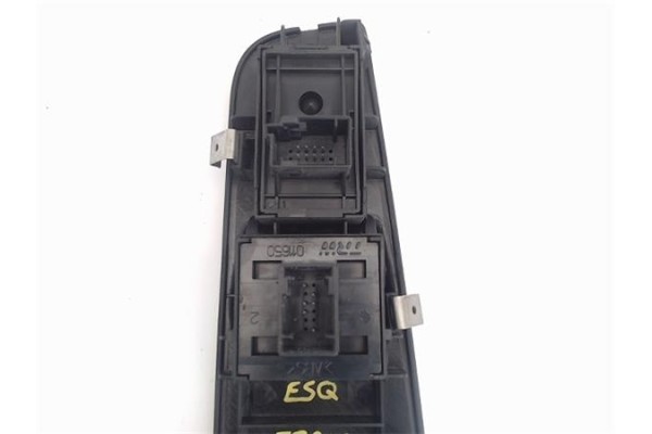 Recambio de botonera puerta delantero izquierda para fiat punto / grande punto (199) 1.2 referencia OEM IAM 735474651  