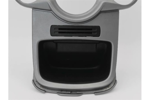 Recambio de embellecedor consola central para ford fiesta vi 1.25 referencia OEM IAM 8A6118D422AG38C7  