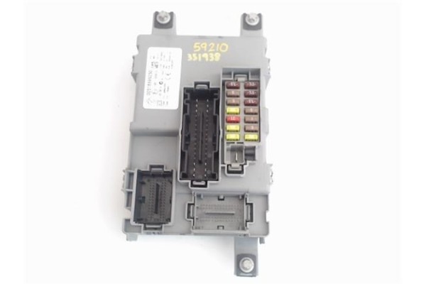 Recambio de caja fusibles/rele para fiat punto / grande punto (199) 1.2 referencia OEM IAM 518699250  