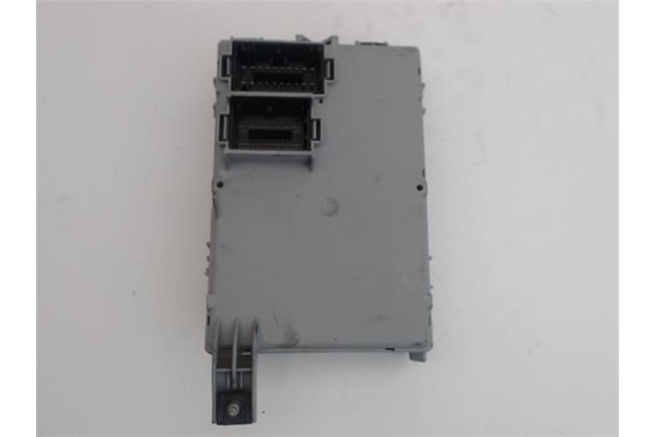 Recambio de caja fusibles/rele para fiat punto / grande punto (199) 1.2 referencia OEM IAM 518699250  
