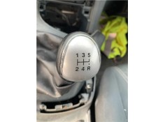 Recambio de pomo palanca cambio para ford fiesta vi 1.6 tdci referencia OEM IAM 1556845  
