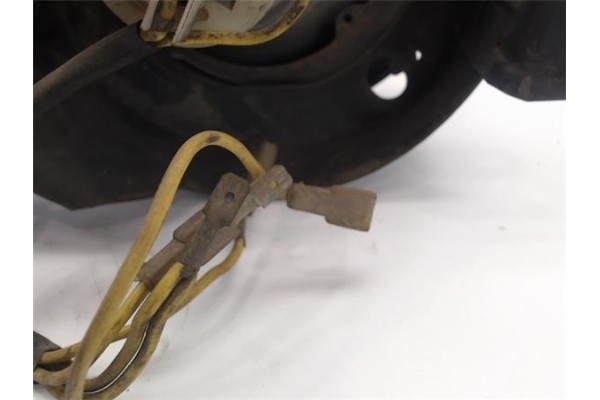 Recambio de faro delantero izquierdo para bmw serie 3 berlina (e30) referencia OEM IAM 63121370905  