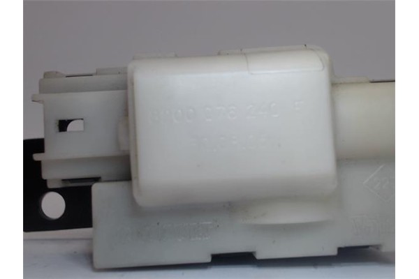 Recambio de cierre electromagnetico porton para renault clio iii 1.5 dci referencia OEM IAM   