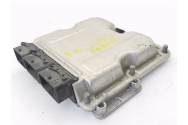 Recambio de centralita para opel vivaro 1.9 dti referencia OEM IAM 8200051608 0281010632 