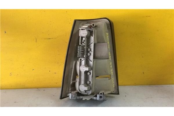 Recambio de piloto trasero derecho para opel kadett e 2.0 gsi berlina referencia OEM IAM GM395462  