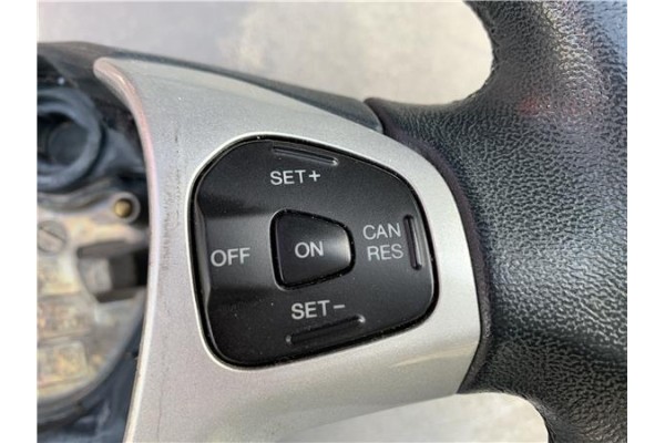 Recambio de volante para ford fiesta vi 1.6 tdci referencia OEM IAM 1760721  