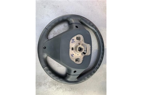 Recambio de volante para ford fiesta vi 1.6 tdci referencia OEM IAM 1760721  