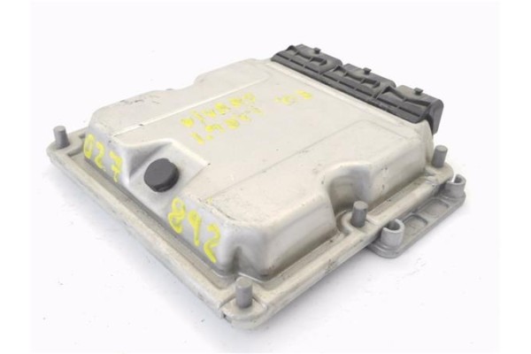 Recambio de centralita para opel vivaro 1.9 dti referencia OEM IAM 8200051608 0281010632 