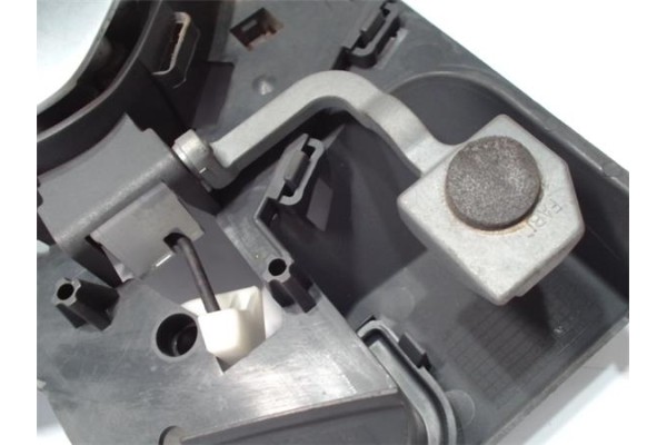 Recambio de manilla int. puerta trasero izquierda para citroen c5 break 2.0 16v sx automático referencia OEM IAM 9641315777  