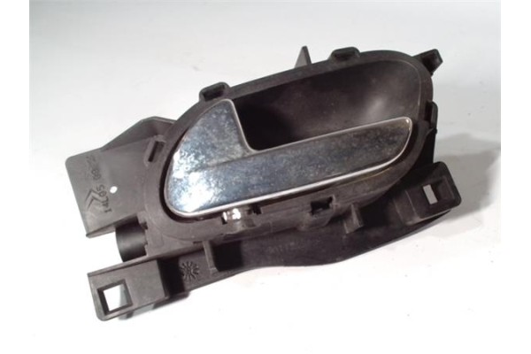Recambio de manilla int. puerta delantero derecha para citroen c4 coupe 2.0 vts referencia OEM IAM 96435311VD  