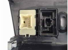 Recambio de embellecedor consola central para dacia sandero i 1.2 16v referencia OEM IAM 1205610x  