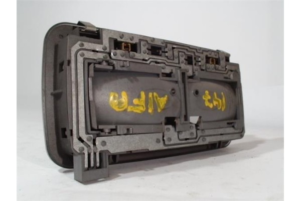 Recambio de luz delantero central techo para alfa romeo 147 (190) 1.9 jtd distinctive referencia OEM IAM 1520400000 0884200 