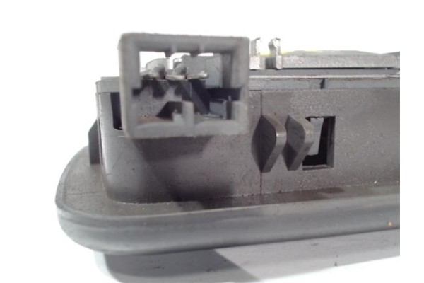 Recambio de luz delantero central techo para alfa romeo 147 (190) 1.9 jtd distinctive referencia OEM IAM 1520400000 0884200 
