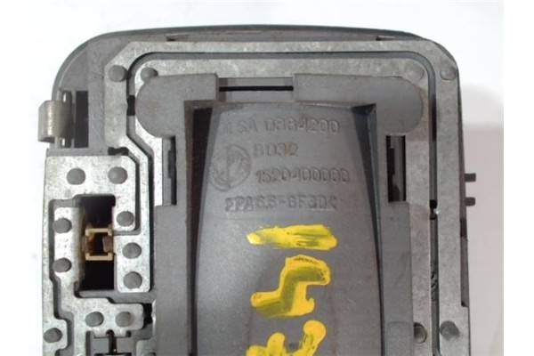 Recambio de luz delantero central techo para alfa romeo 147 (190) 1.9 jtd distinctive referencia OEM IAM 1520400000 0884200 