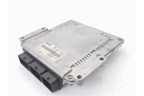 Recambio de centralita para opel vivaro 1.9 dti referencia OEM IAM 8200051608 0281010632 
