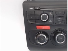 Recambio de embellecedor consola central para citroen c4 berlina 1.6 exclusive referencia OEM IAM 9666027177 00030358 